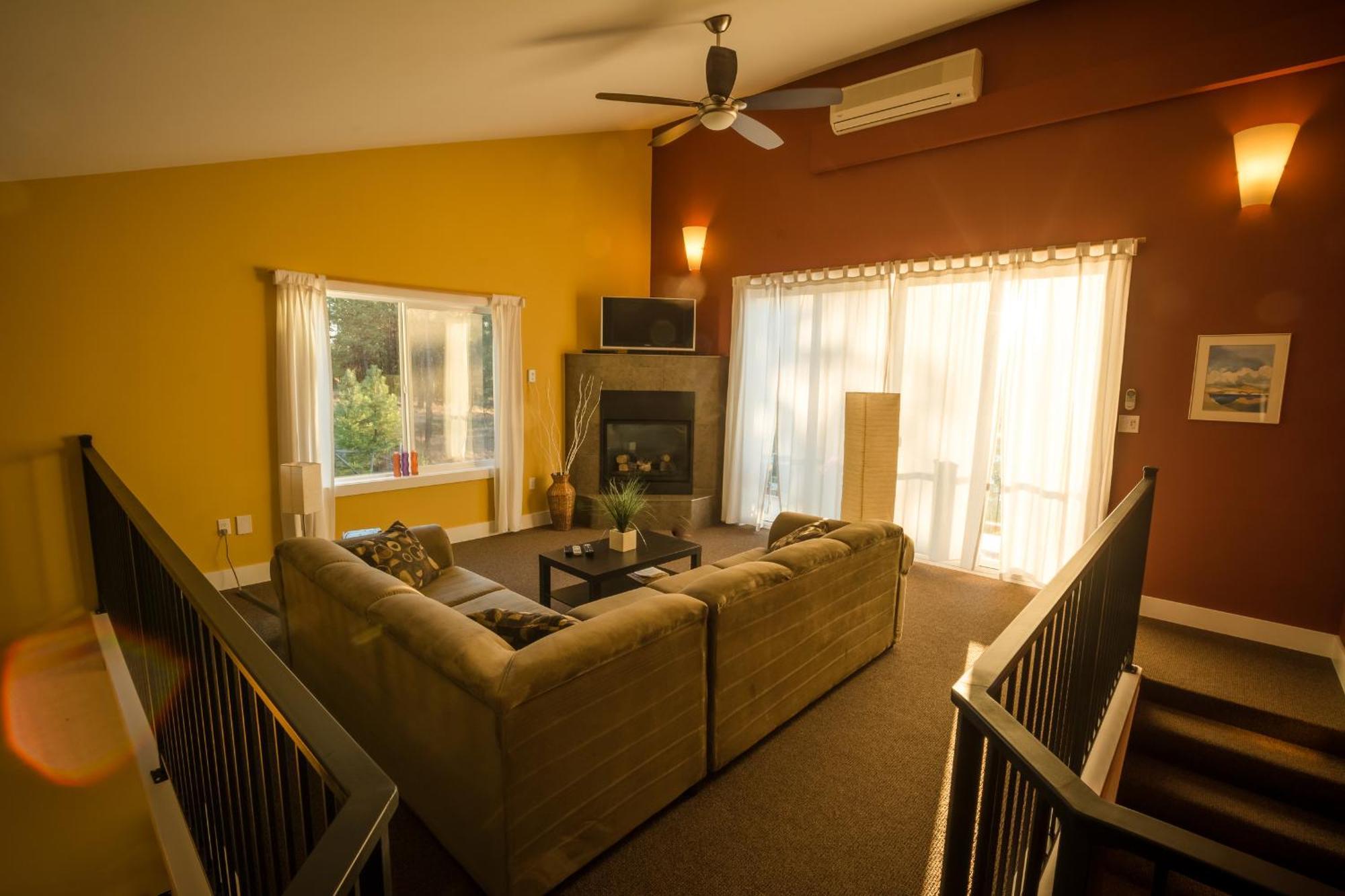 Crooked Tree Guest Suites Penticton Exterior photo