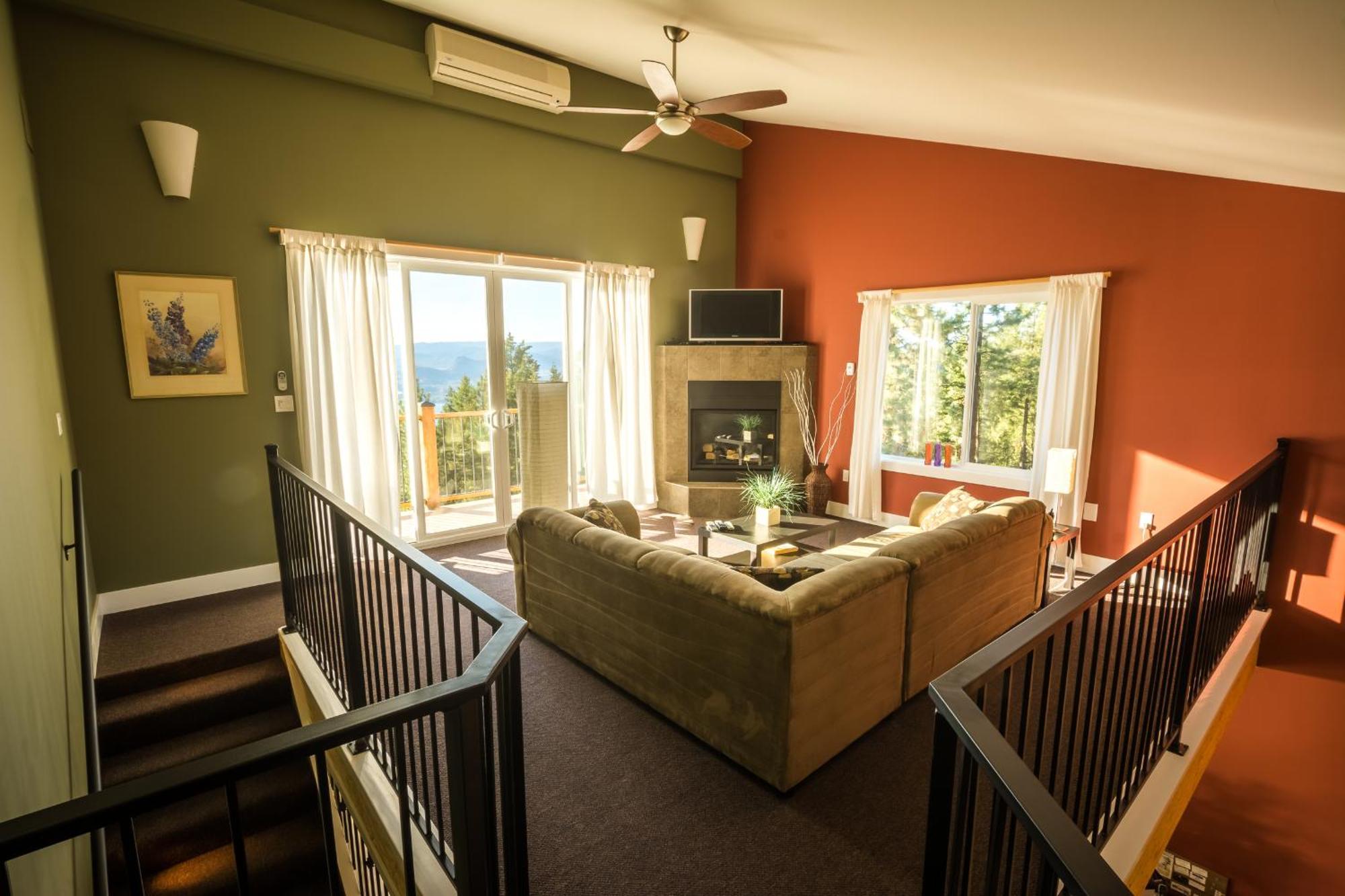 Crooked Tree Guest Suites Penticton Exterior photo