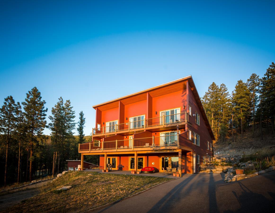 Crooked Tree Guest Suites Penticton Exterior photo